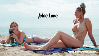 Jolee Loveot a strandon szedik fel egy pici hátsó lyukba baszásra