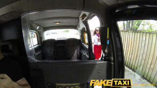 FakeTaxi - Tini ribancok szeretkeznek a taxiban